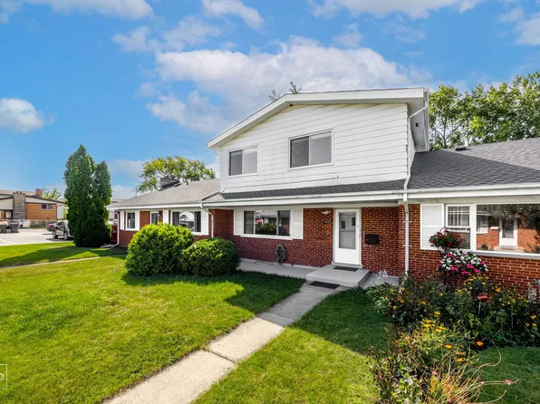 9008 N Clifton Ave, Niles, IL 60714