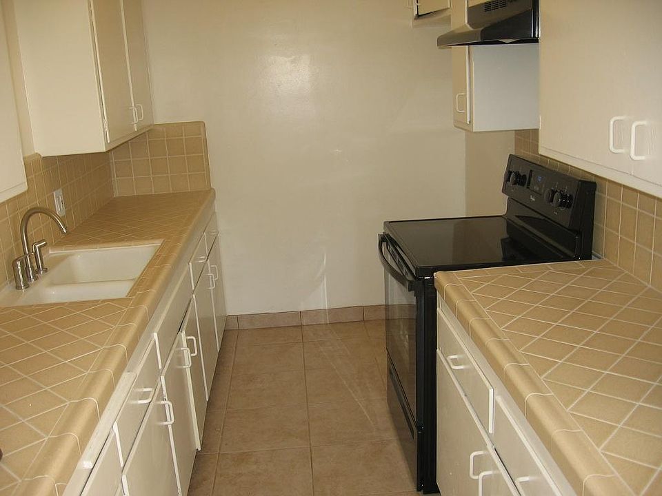 1st image of 200 N Cedar Ave APT 3