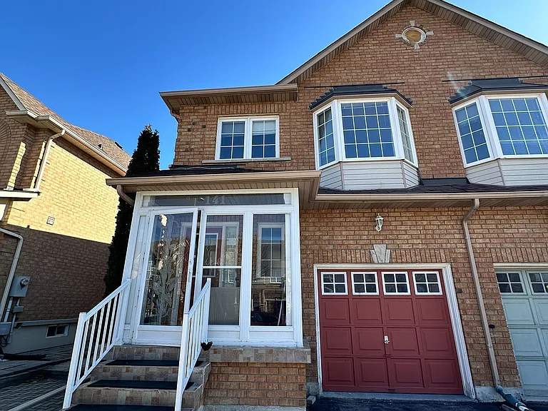 141 Foxchase Ave — Photo 2