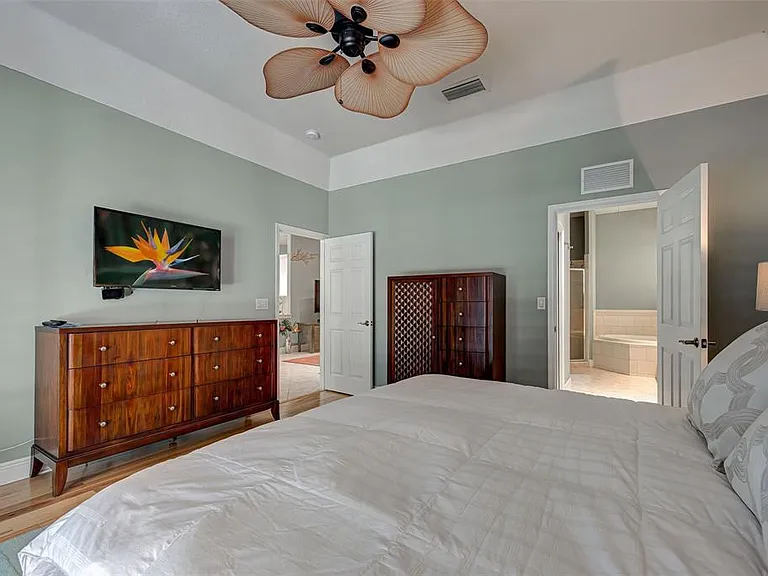 354 Melrose Ct — Photo 23