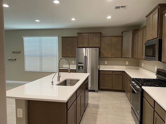 2nd image of 38143 W San Alvarez Ave
