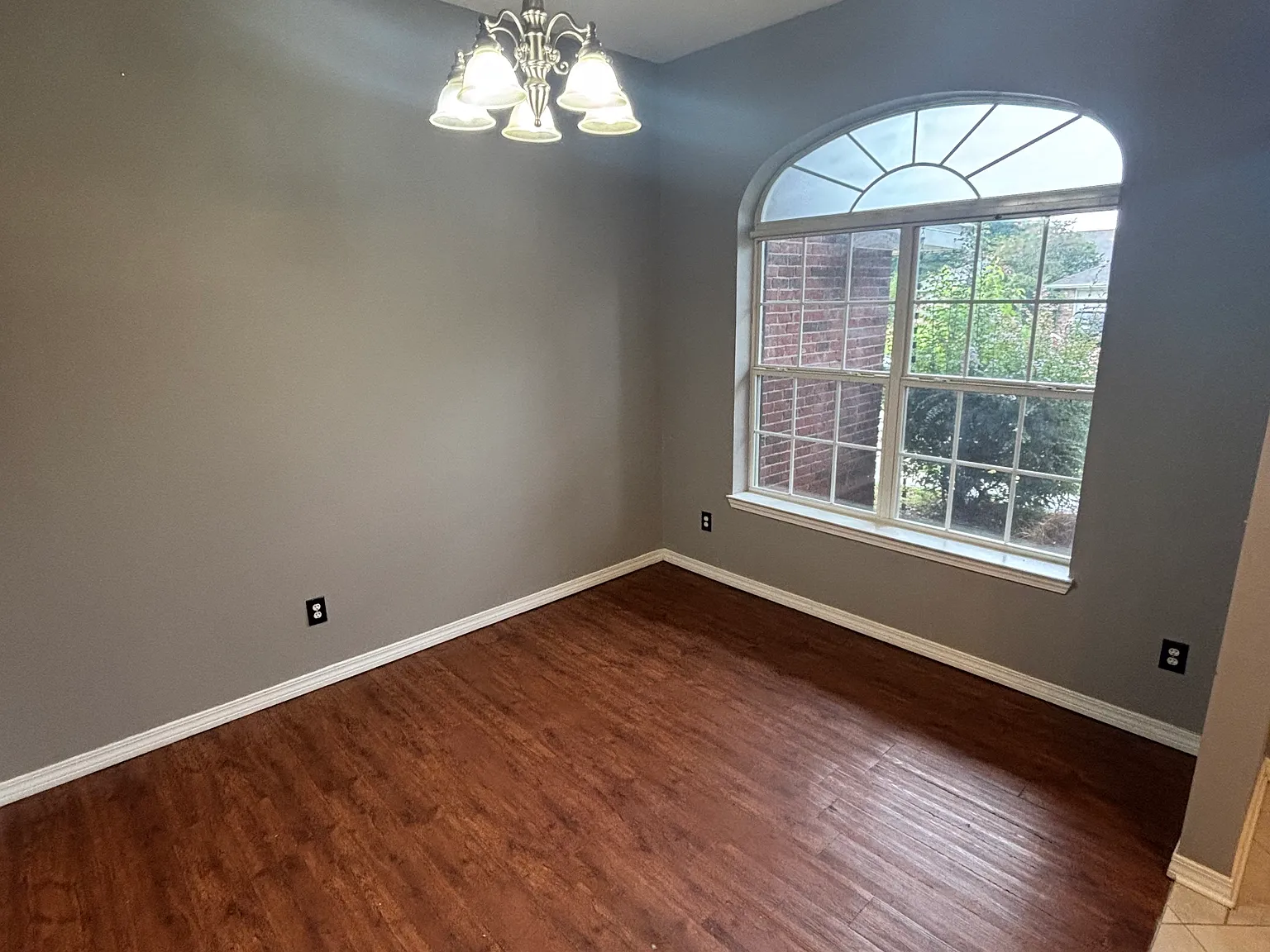 4 bed, 2181 sqft, $2,200 — Photo 4