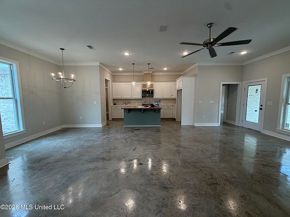 3rd image of 196 Lake Harbor Rd