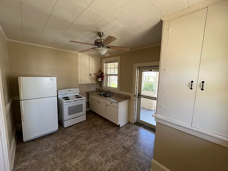37 Sand Hill Rd — Photo 5