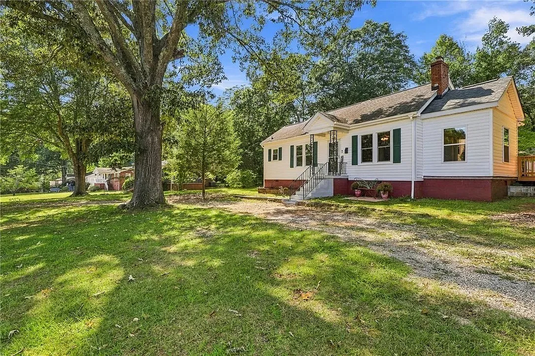 3 bed, 1456 sqft, $1,645 — Photo 3