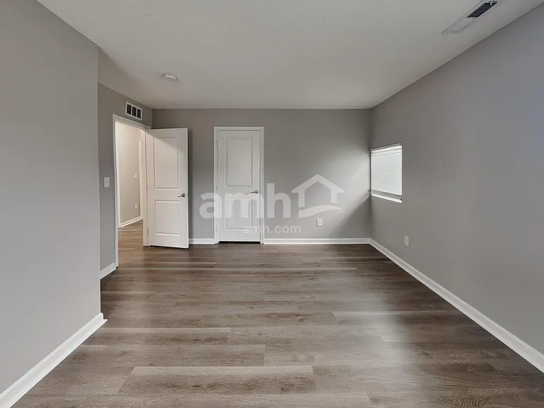 653 Classic Ln — Photo 12
