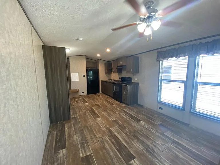 31351B Wisteria Rd — Photo 2