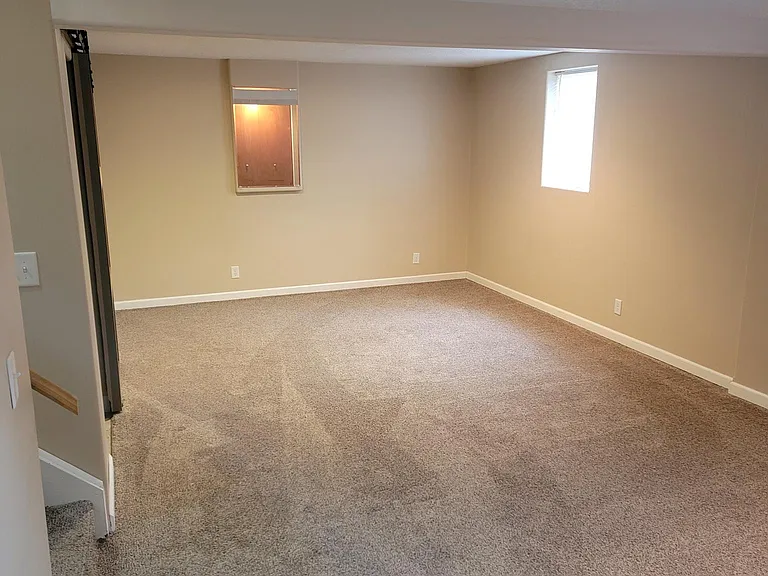 Y Cir — Photo 30