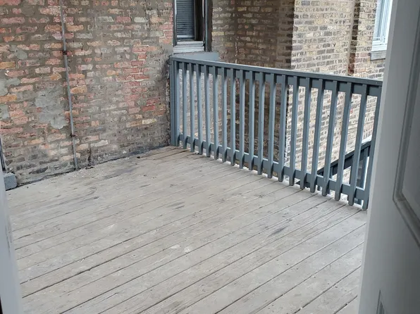 4952 W Augusta Blvd #2, Chicago, IL 60651