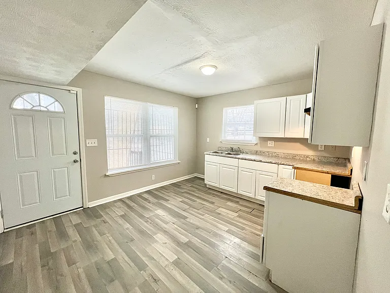 205 N 26th St — Photo 12