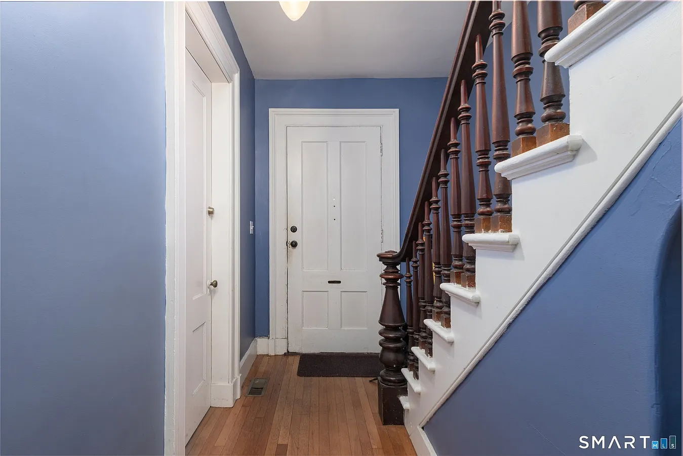 2 bed, 1128 sqft, $2,300 — Photo 2