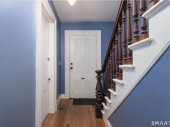 2nd image of 276 Humphrey St Floor 1