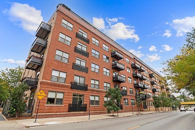 1st image of 1735 W Diversey Pkwy APT 219