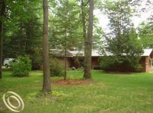 8782 Norwegian Wood Ln, Brighton, MI