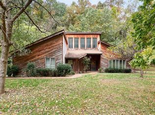 2201 Oakwood Dr, High Ridge, MO 63049