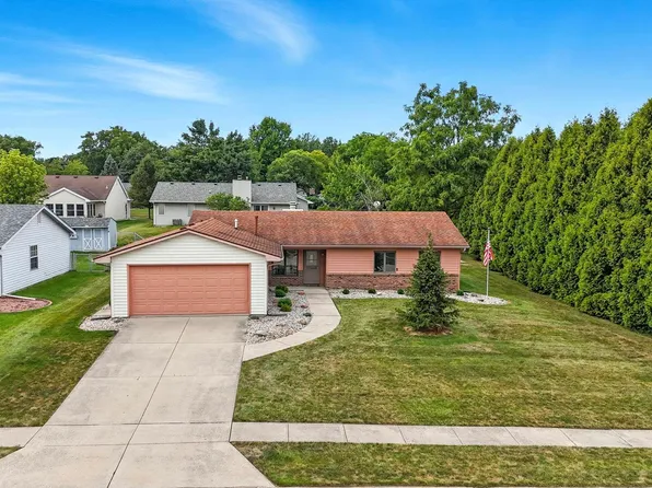 1622 Briar Fence Ln, Fort Wayne, IN 46804