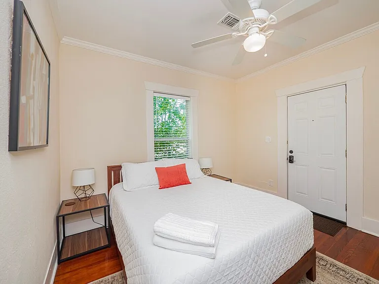 1159A Navasota St — Photo 11