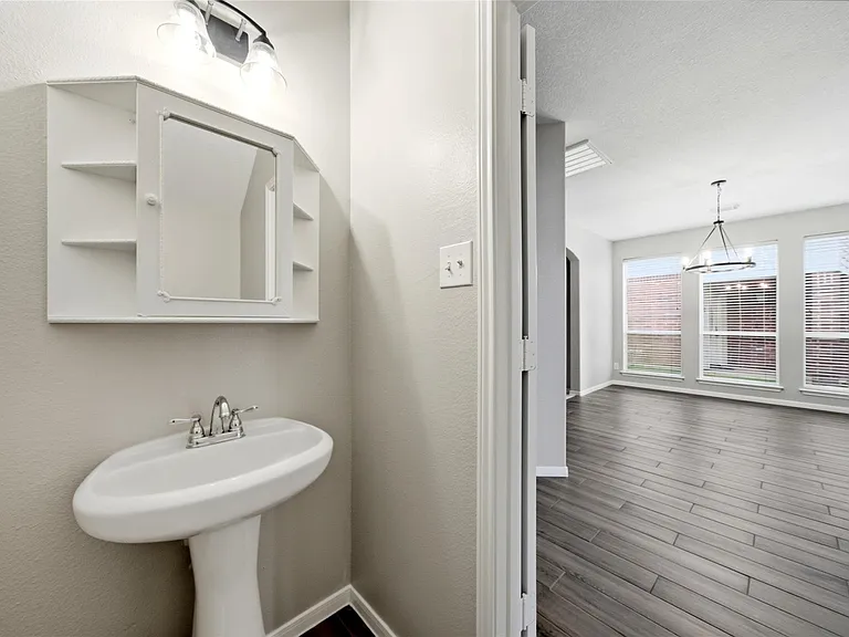 3711 Slocom Dr — Photo 11