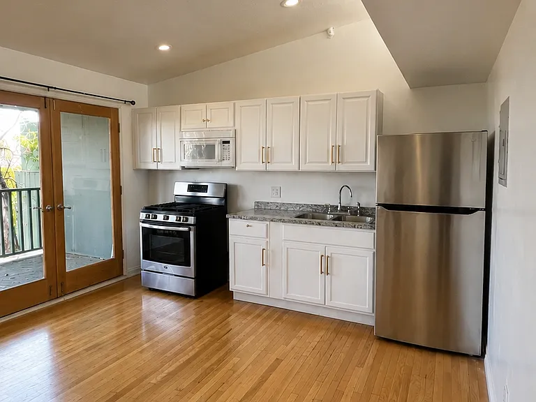 1404 San Remo Dr #1404 — Photo 1