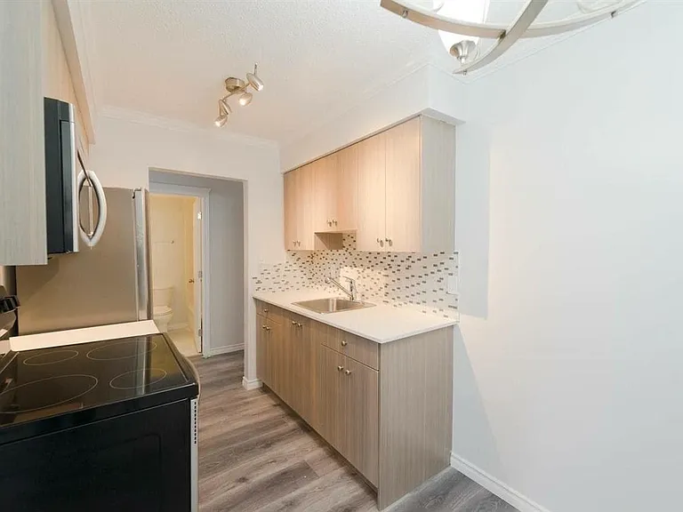 611 Blackford St #212 — Photo 5