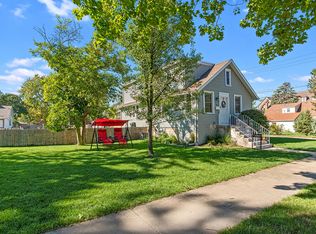 16 S Adams St, Westmont, IL