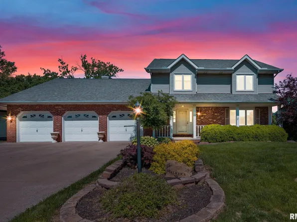 520 N Woodthrush Dr, Peoria, IL 61604