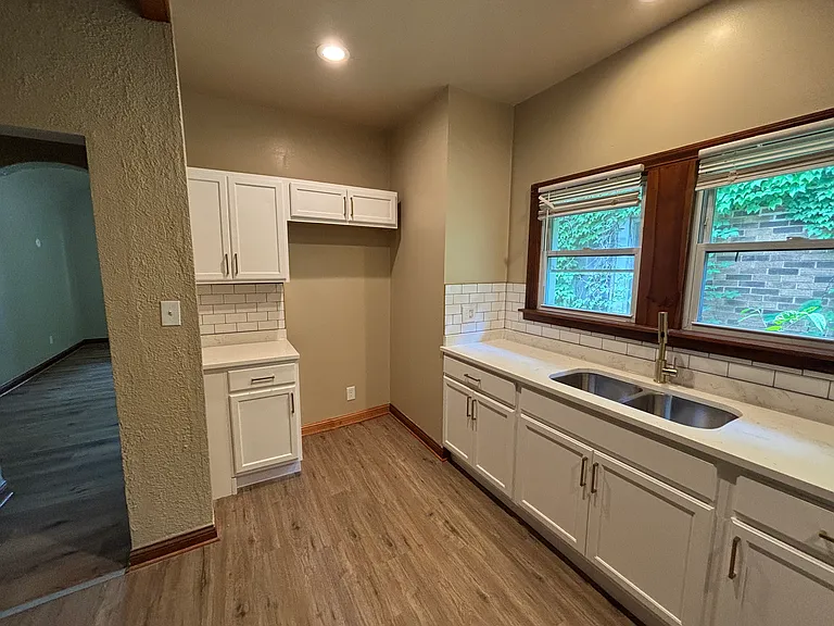 346 Richard Gordon Hatcher Blvd — Photo 8