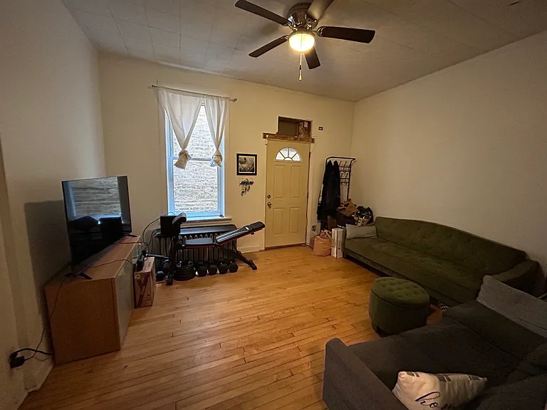 3652 W Fullerton Ave #1-R — Photo 1