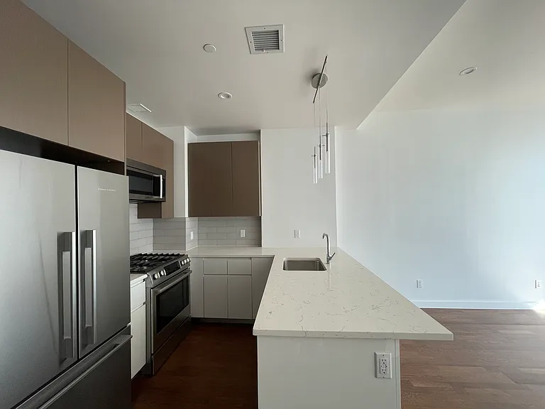 27-17 42nd Rd #16G — Photo 5