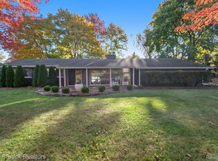 3418 Paddington Dr, Troy, MI
