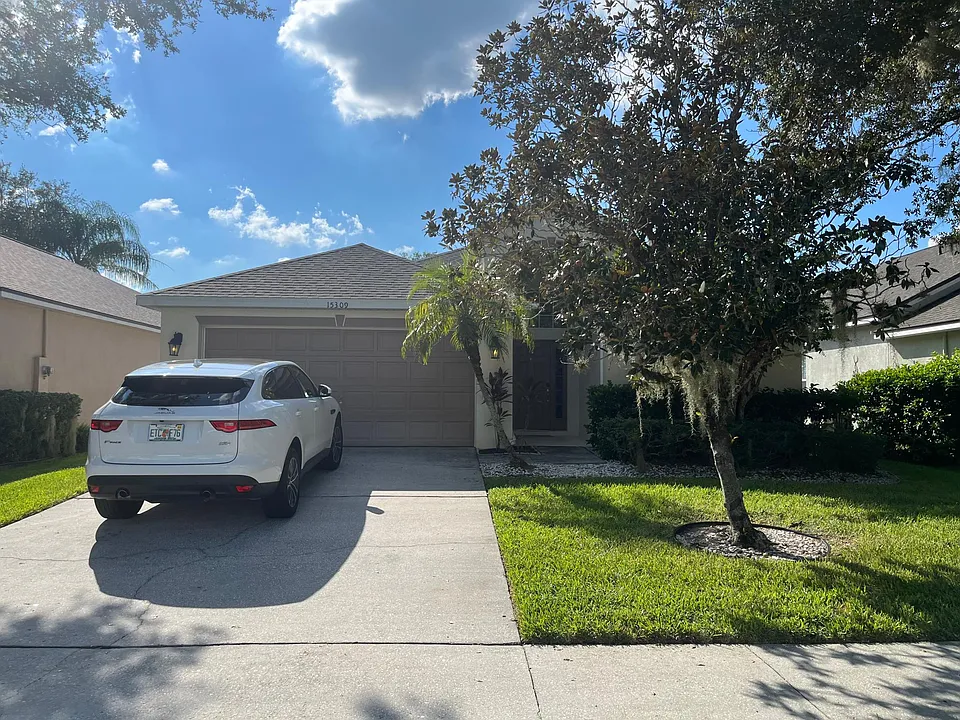 15309 Markham Dr