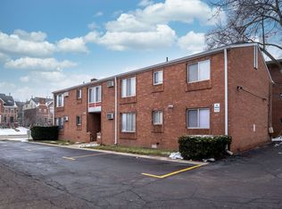 2755 E Maple Rd APT 3, Birmingham, MI 48009