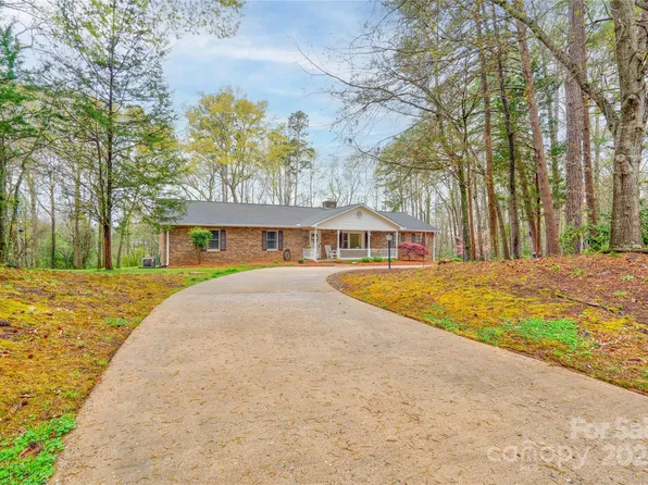 1106 Yancey St, Shelby, NC 28150