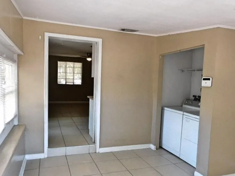 3919 Royal Palm Ave — Photo 3