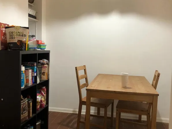 801 N Pitt St APT 221, Alexandria, VA 22314