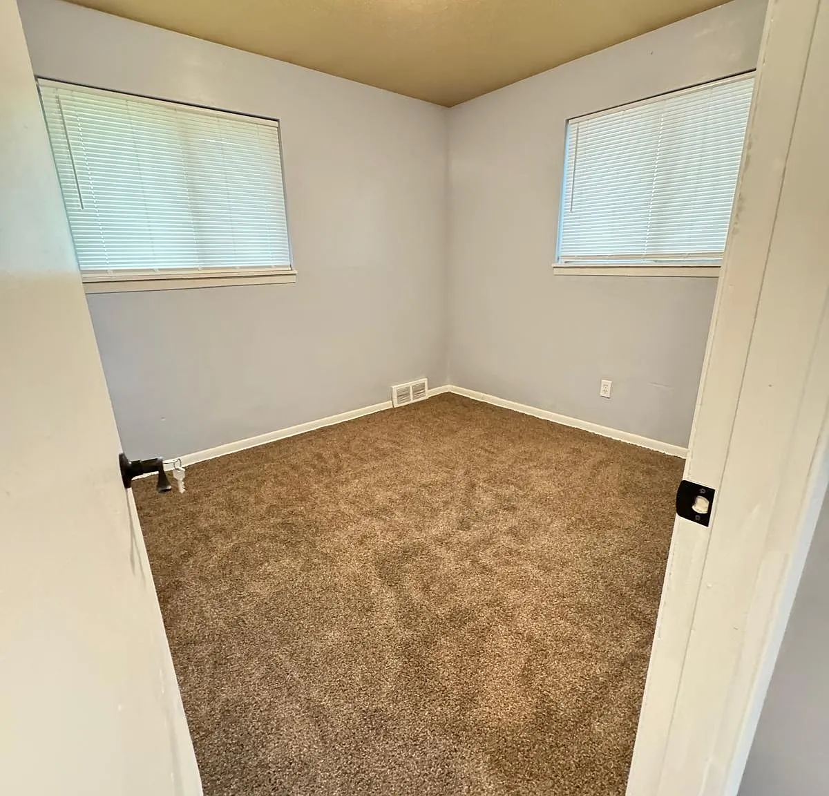 3 bed, $1,300 — Photo 3