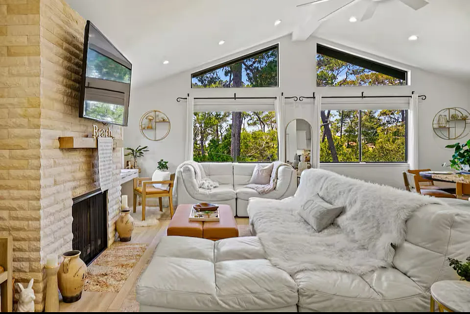 24805 Torres St — Photo 3