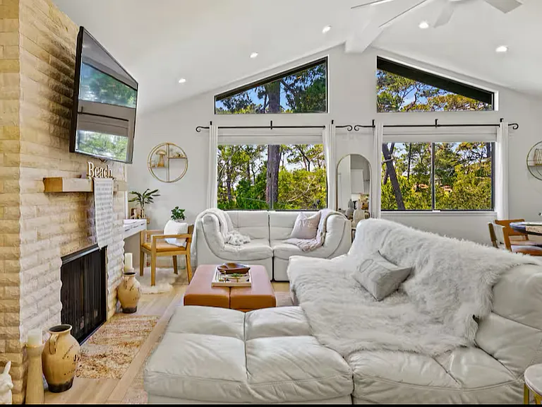 24805 Torres St — Photo 3