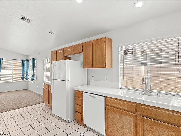 1815 Stablegate Ave — Photo 9