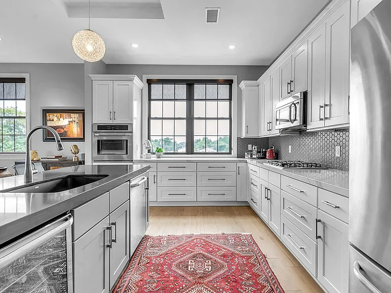 Lymstone Lofts — Photo 4