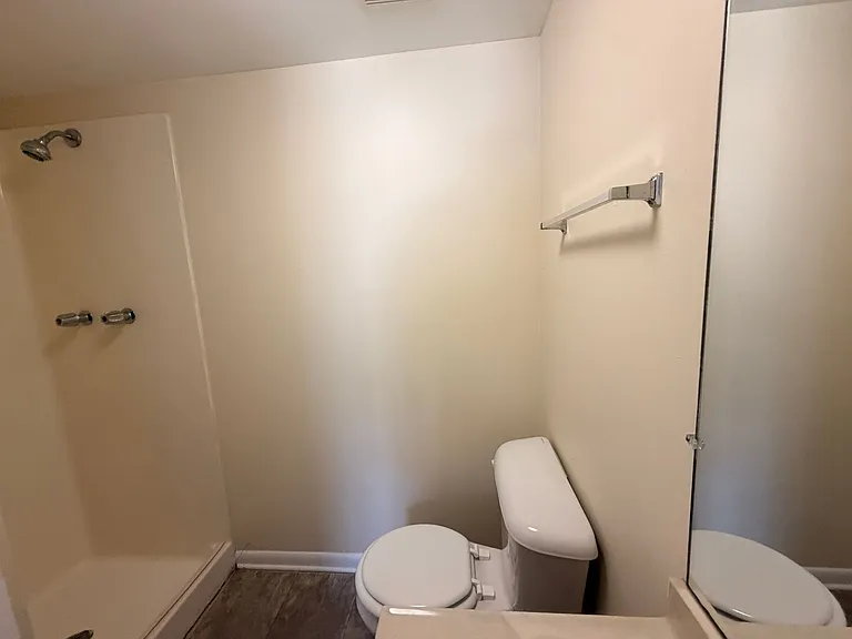 Chimney Creek Apartments — Photo 50