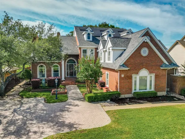 32 Victoria Dr, Rowlett, TX 75088
