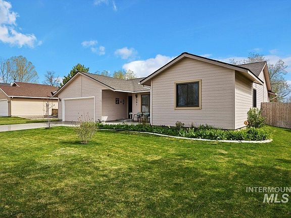 3rd image of 301 Diamond Dr