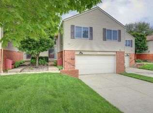 28 Fields E #0, Champaign, IL 61822