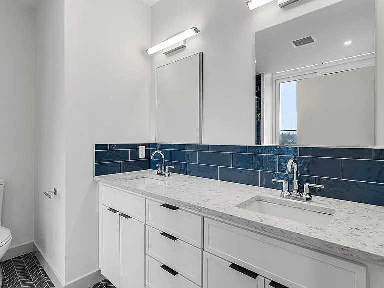 Bank Street Apartments at Burlington Square — Photo 76