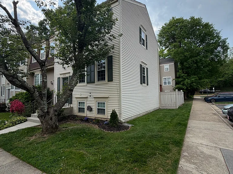 2376 Hunters Square Ct — Photo 3