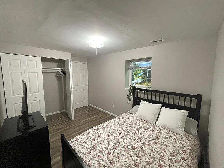 9059 Centerway Rd #BASEMENT — Photo 5