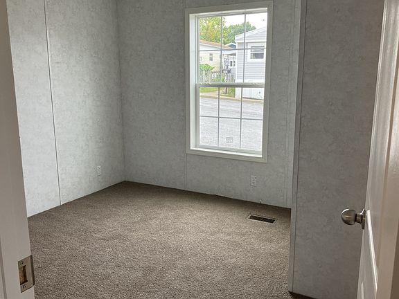 4th image of 327 4th Ave