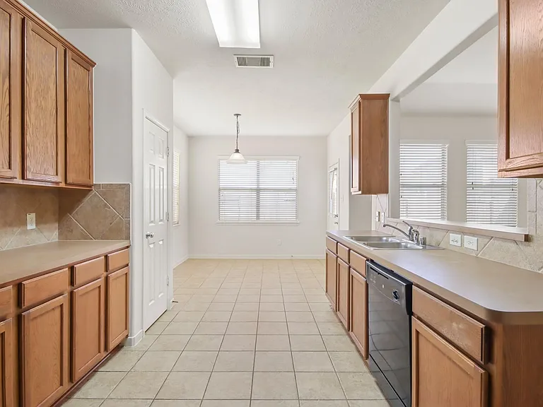 15114 Cave Creek Dr — Photo 9
