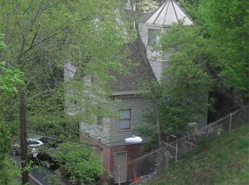 2nd image of 38 Ellis St